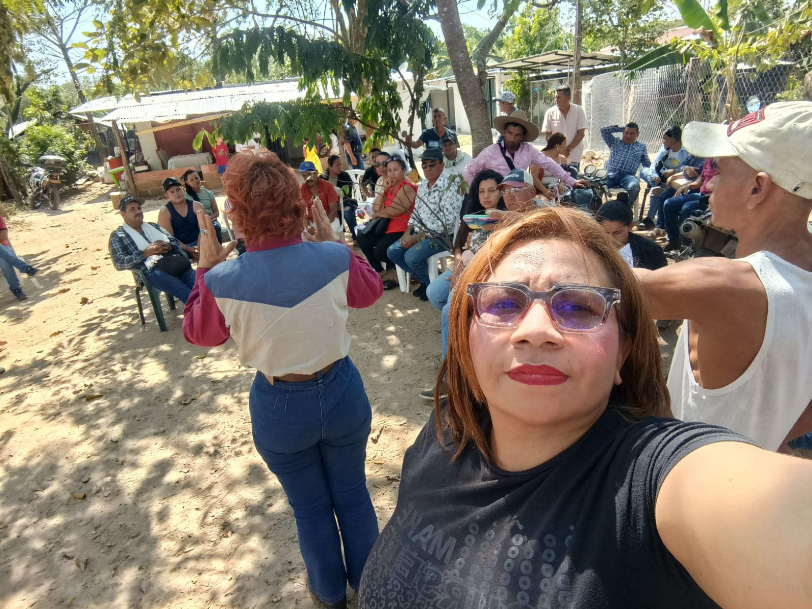 Reunión con la comunidad cooperativa